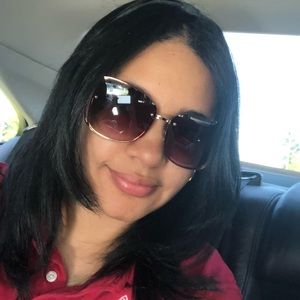 Meet your Posher, Ana